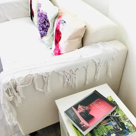 Janea Deep Red House * Reichsfeld