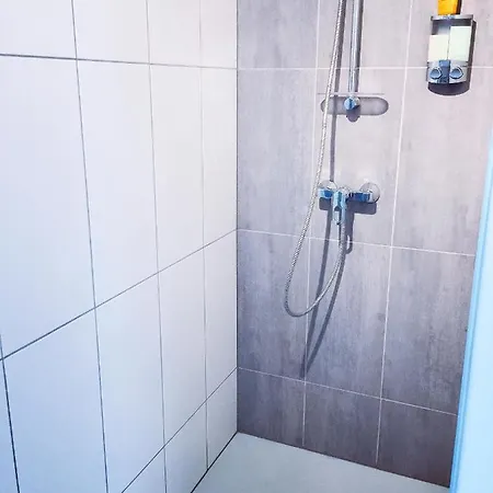 Janea Deep Red House * Reichsfeld