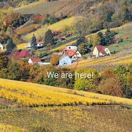 Janea Deep Red House Reichsfeld