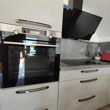 Villa Janea Deep Red House *