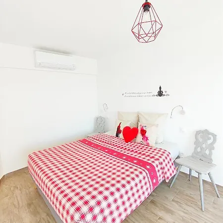 Villa Janea Deep Red House