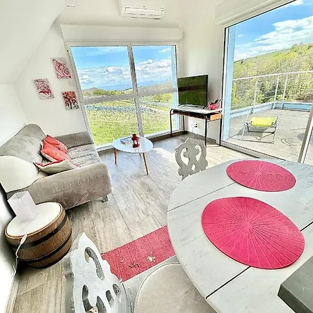 Vila Janea Deep Red House
