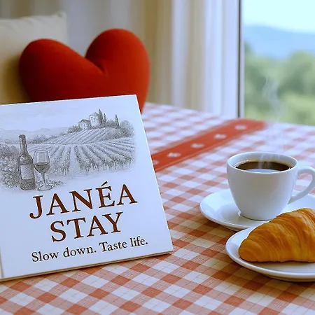 Janea Deep Red House Villa *