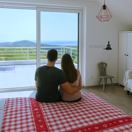 Janea Deep Red House * Reichsfeld