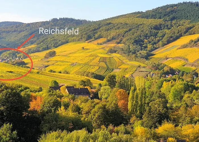 Villa Janéa Deep Red House Reichsfeld