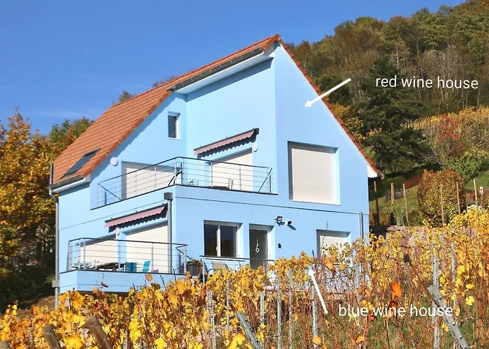 Janéa Deep Red House