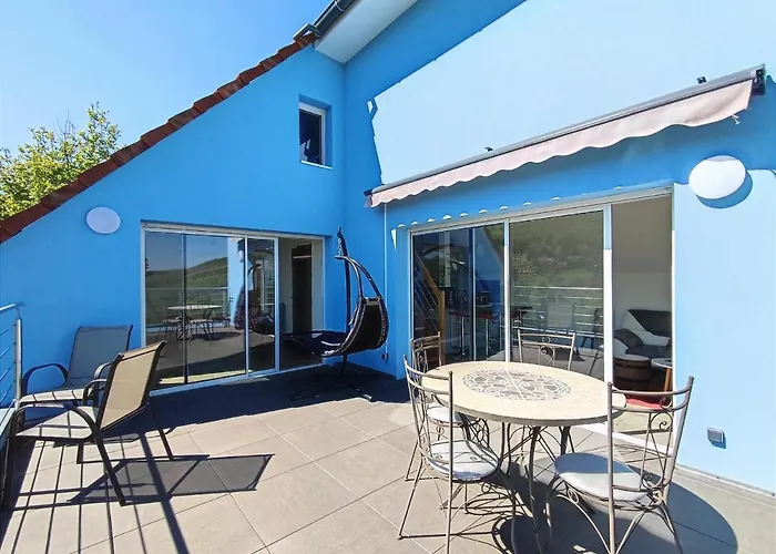 Villa Janéa Deep Red House *