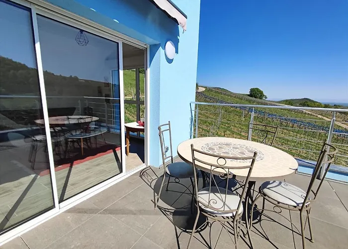 Janéa Deep Red House